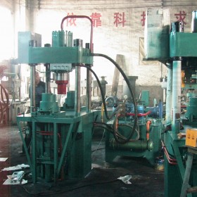 河南鑫源厂家研发自动化程度高经济实用的A海绵铁高密压块机