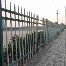 出售锌钢材质隔离护栏 墙头安全隔离栅 工艺阳台护栏