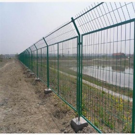 框架护栏网 铁路护栏网 圈地隔离网 安全防护网 浸塑隔离栅
