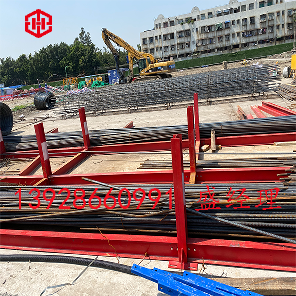 广东 深圳工地安全通道钢筋堆场放置钢筋架行人安全通道铁马护栏