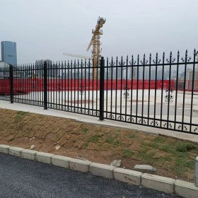 广东番禺建材厂家别墅私家插接护栏枪尖护栏镀锌管烤漆护栏