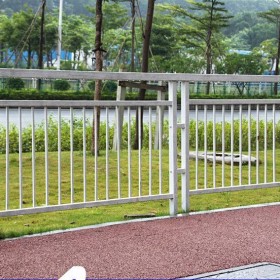 惠州车行道分隔栏 路侧甲型护栏包安装