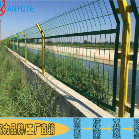 定制广州款地铁围栏网 绿化带铁丝网 铁路8001护栏网